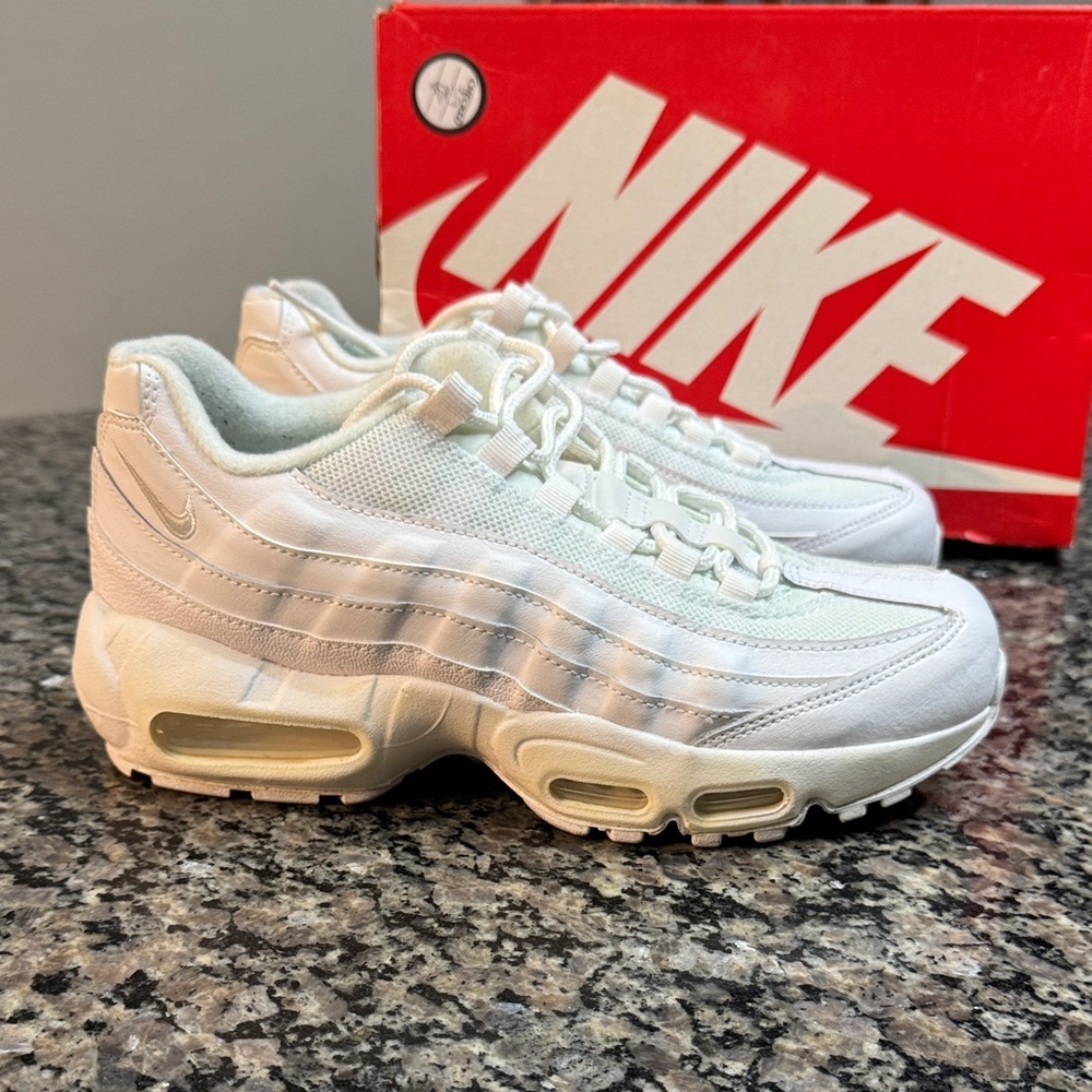 Nike Women’s Sneakers White